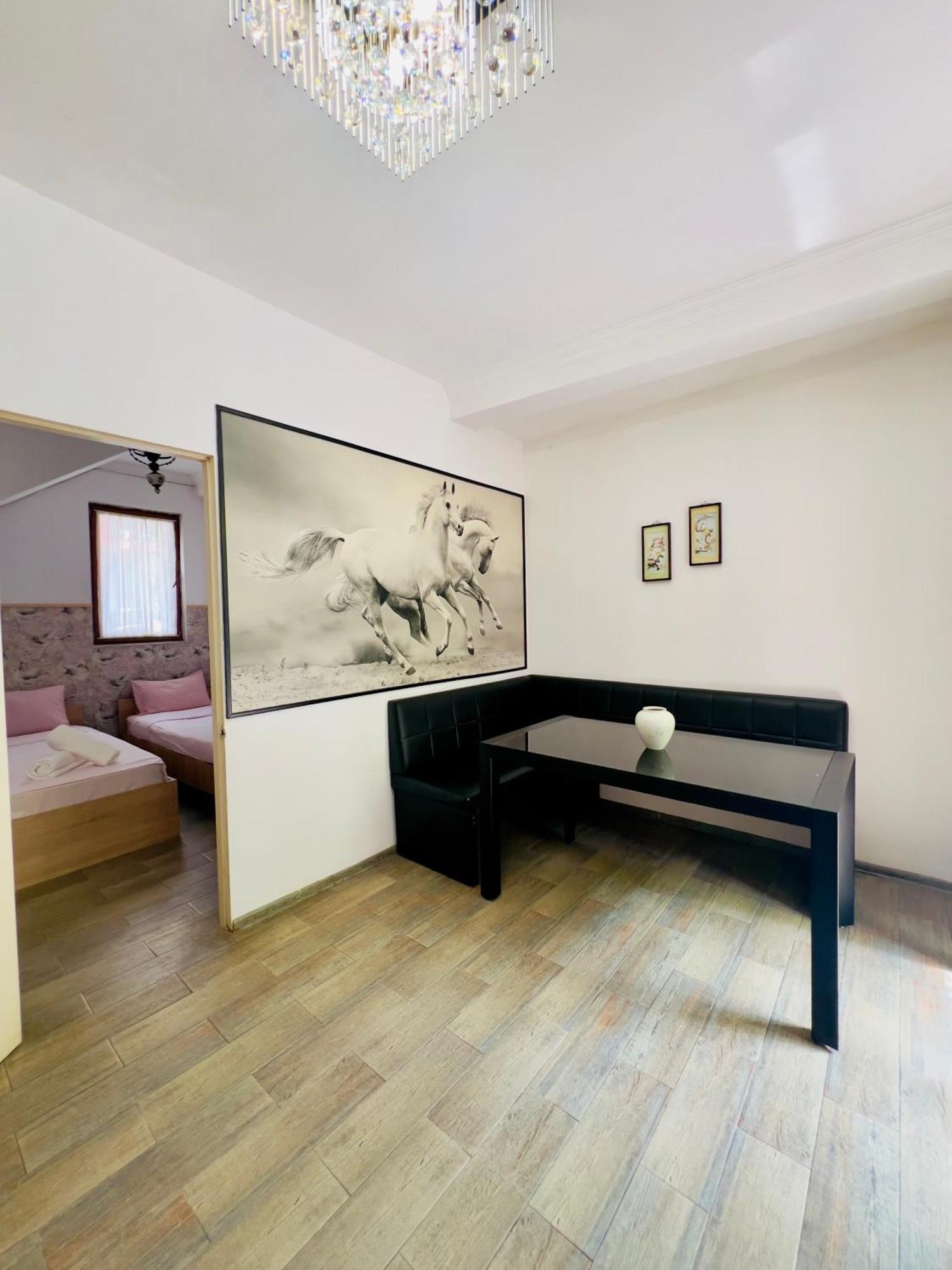 Apartment Maisi Batumi Eksteriør bilde