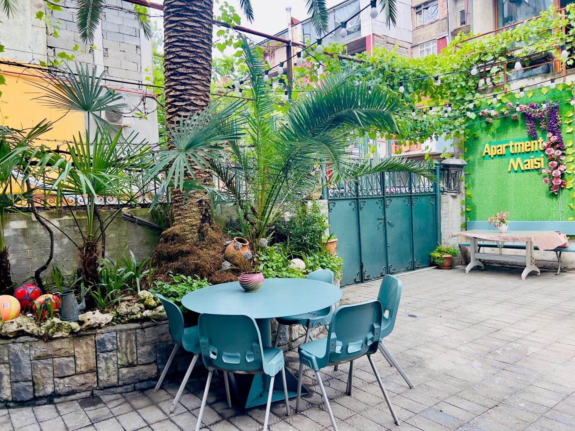 Apartment Maisi Batumi Eksteriør bilde