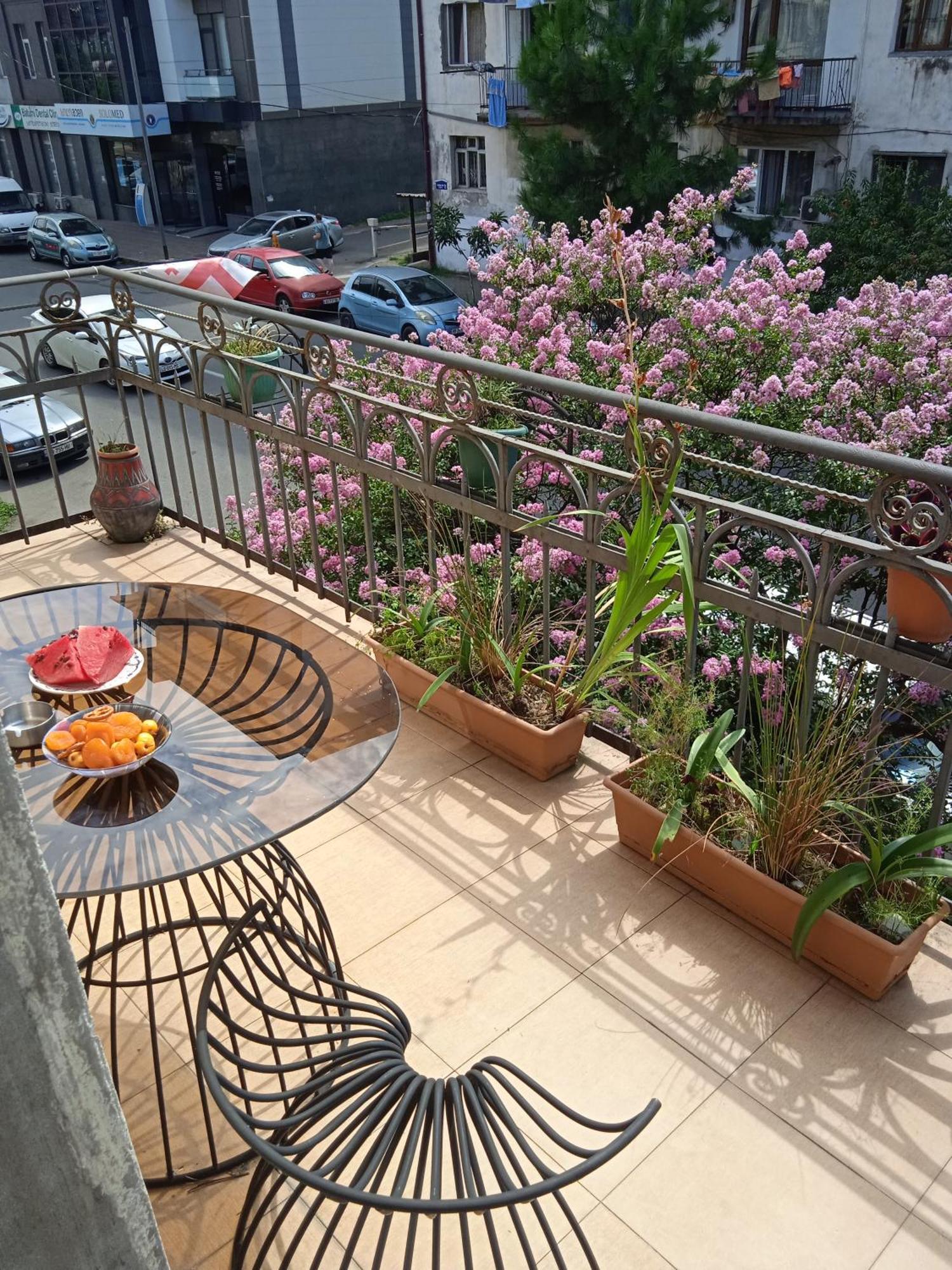Apartment Maisi Batumi Eksteriør bilde